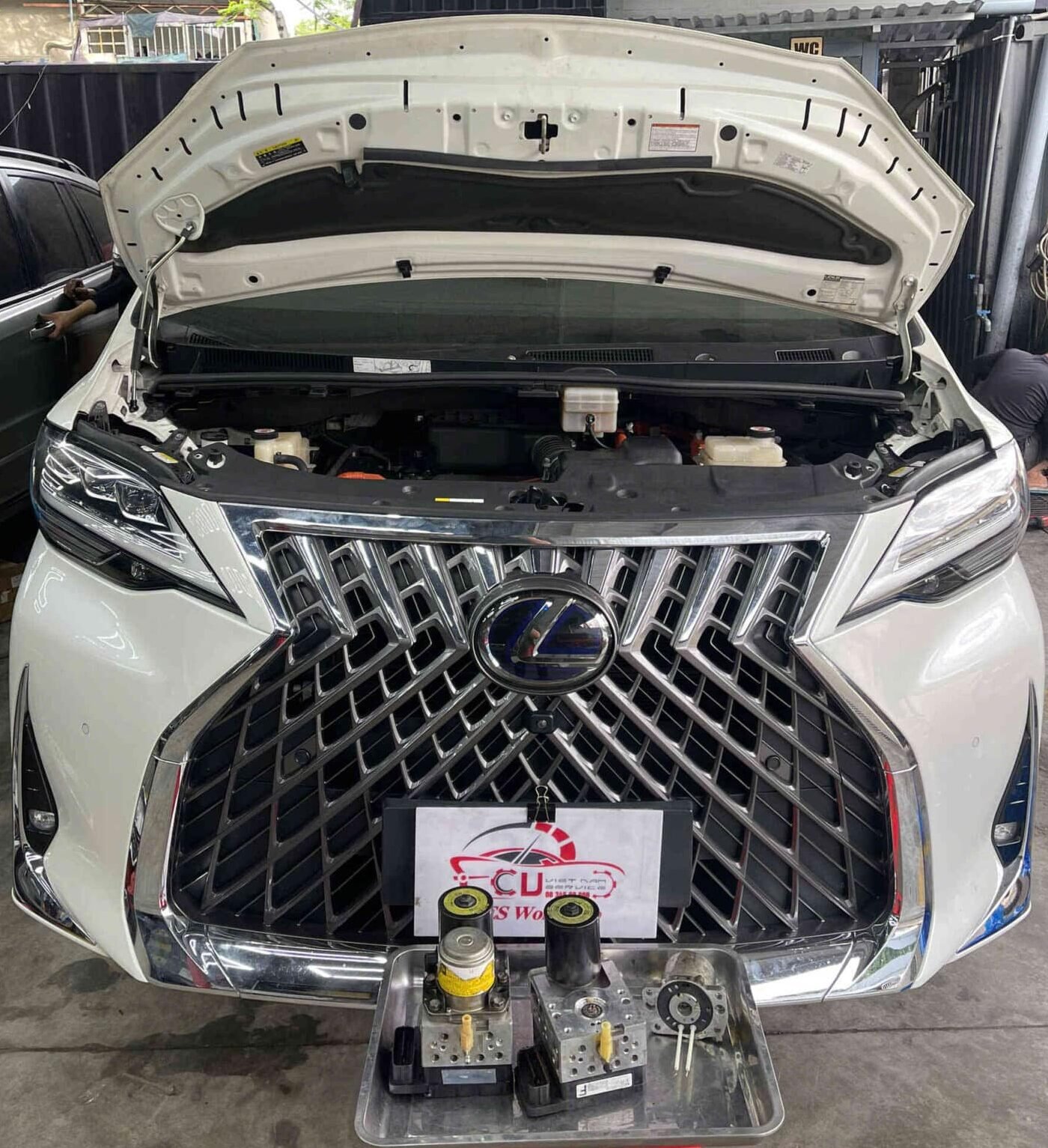 GARAGE CHUYÊN BẢO DƯỠNG VÀ SỬA CHỮA XE LEXUS TẠI TP.HCM CHUYÊN NGHIỆP - UY TÍN - GIÁ RẺ TẠI VES WORKSHOP
