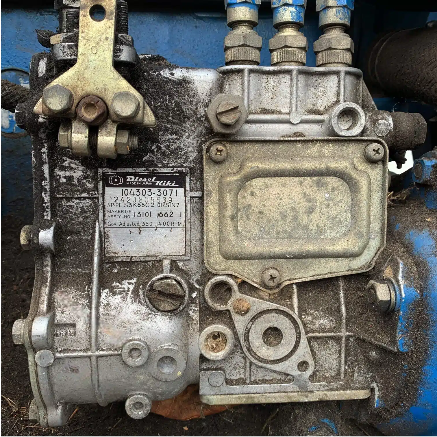 Bơm Béc Dầu Bị Rò Rỉ Bơm Béc Dầu Bị Rò Rỉ