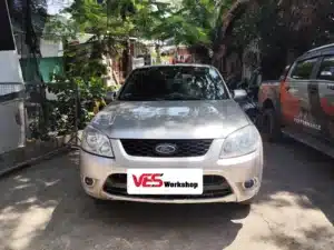 Ford Escape báo lỗi động cơ vào VES Workshop kiểm tra