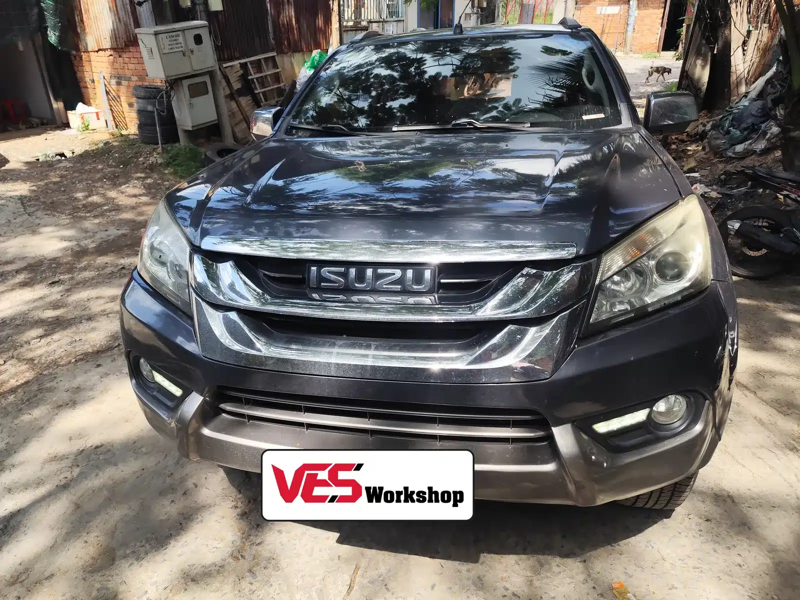 Isuzu MU-X vào xưởng VES Workshop bảo dưỡng trước đăng kiểm
