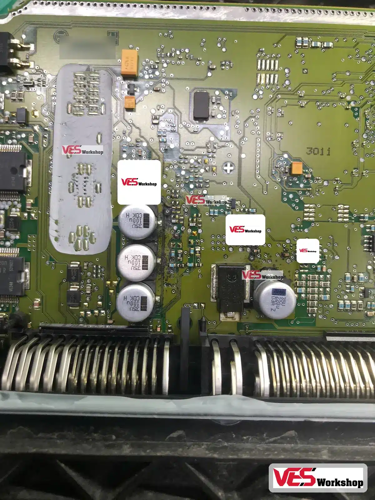 Bo mạch hộp ECU Hyundai nhìn tổng quát sau khi mở nắp kiểm tra