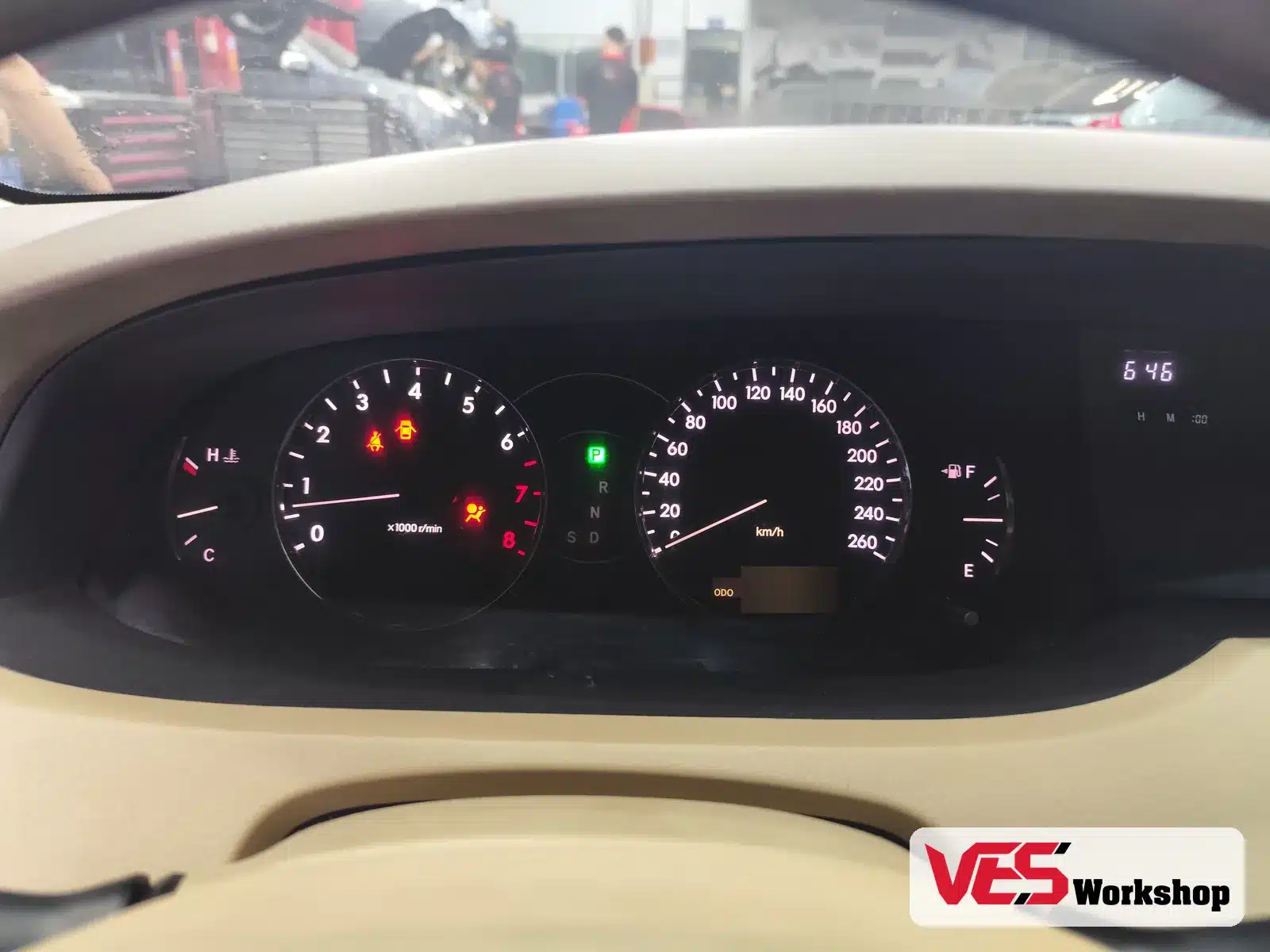 Đồng hồ Toyota Avalon khi kiểm tra lỗi hộp số